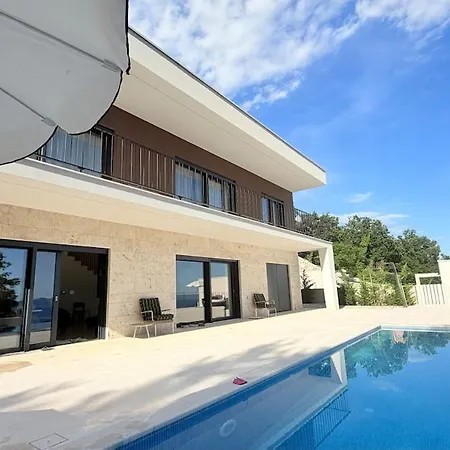 The Josefine With Sea View In A Setting Holiday home Veprinac